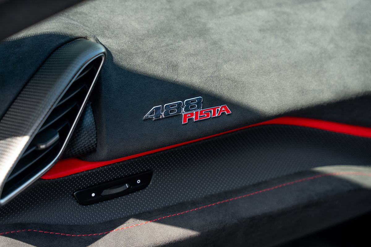 FERRARI 488 PISTA PILOTI