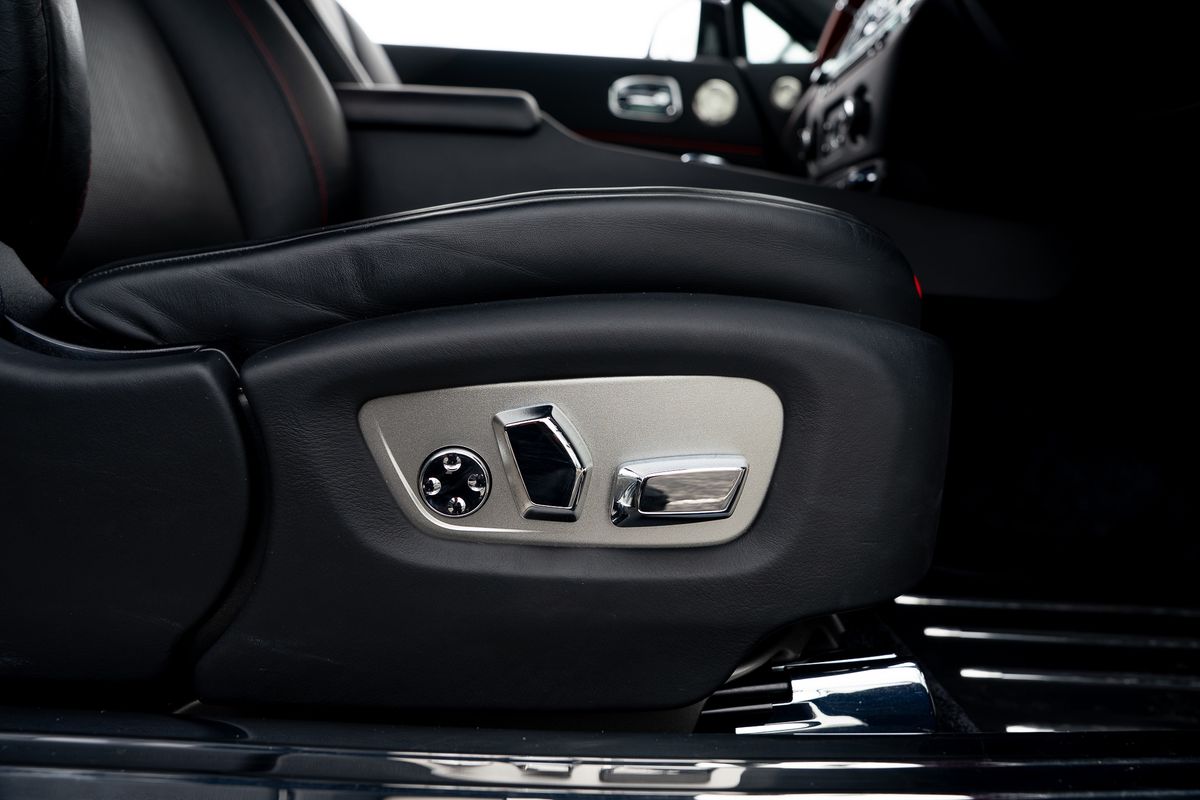 ROLLS ROYCE WRAITH Black Badge