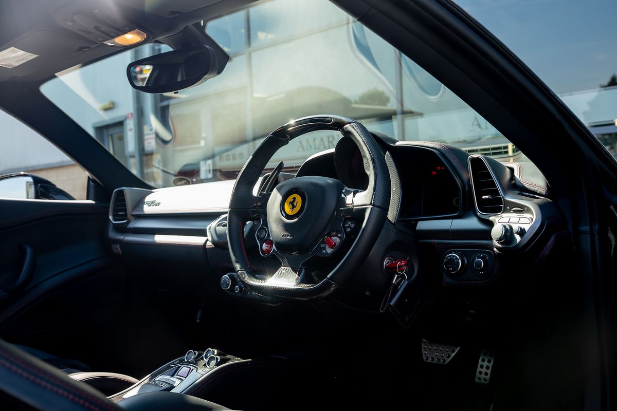 FERRARI 458 ITALIA COUPE V8