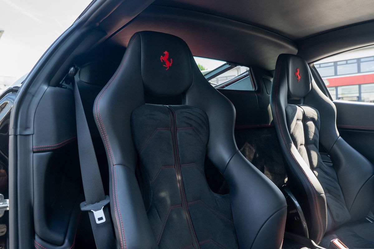 FERRARI 458 ITALIA COUPE V8