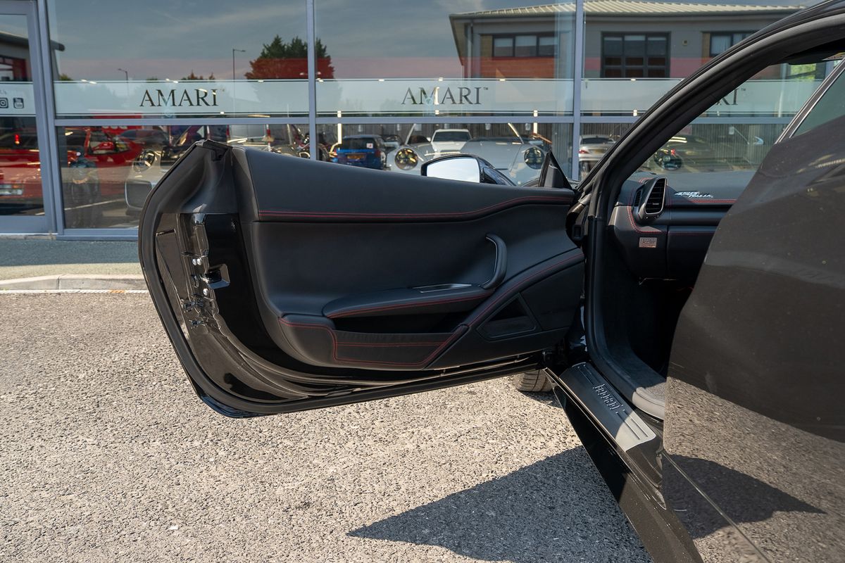 FERRARI 458 ITALIA COUPE V8
