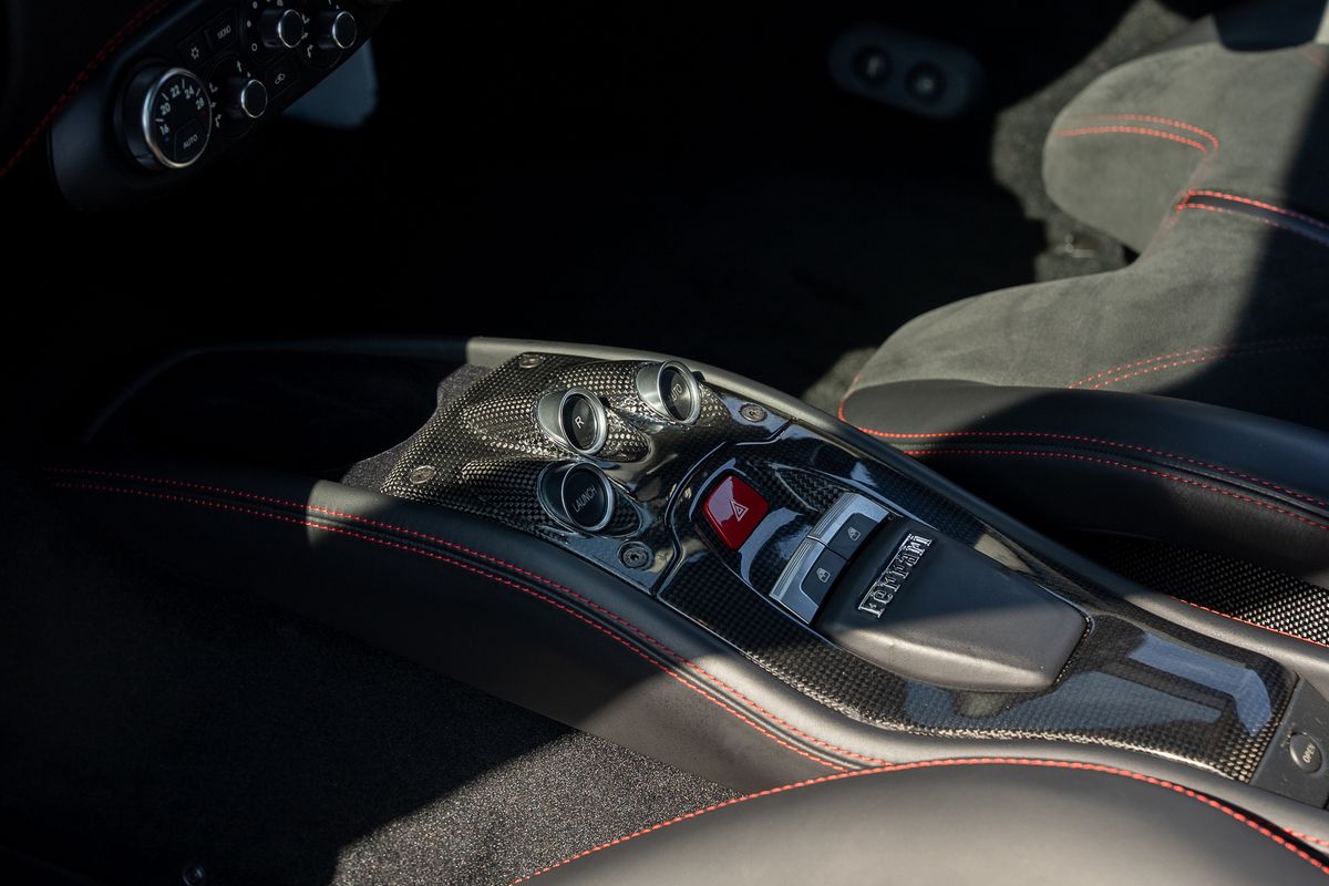 FERRARI 458 ITALIA COUPE V8