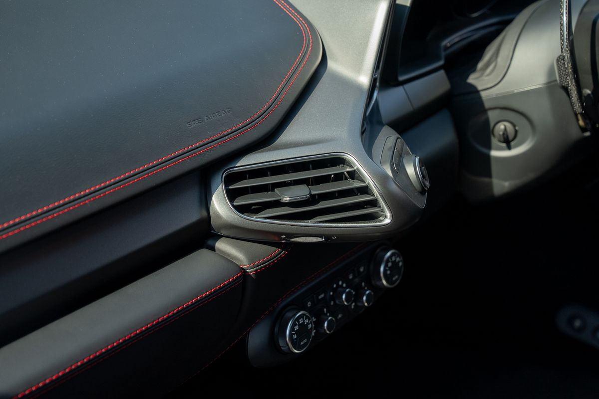 FERRARI 458 ITALIA COUPE V8