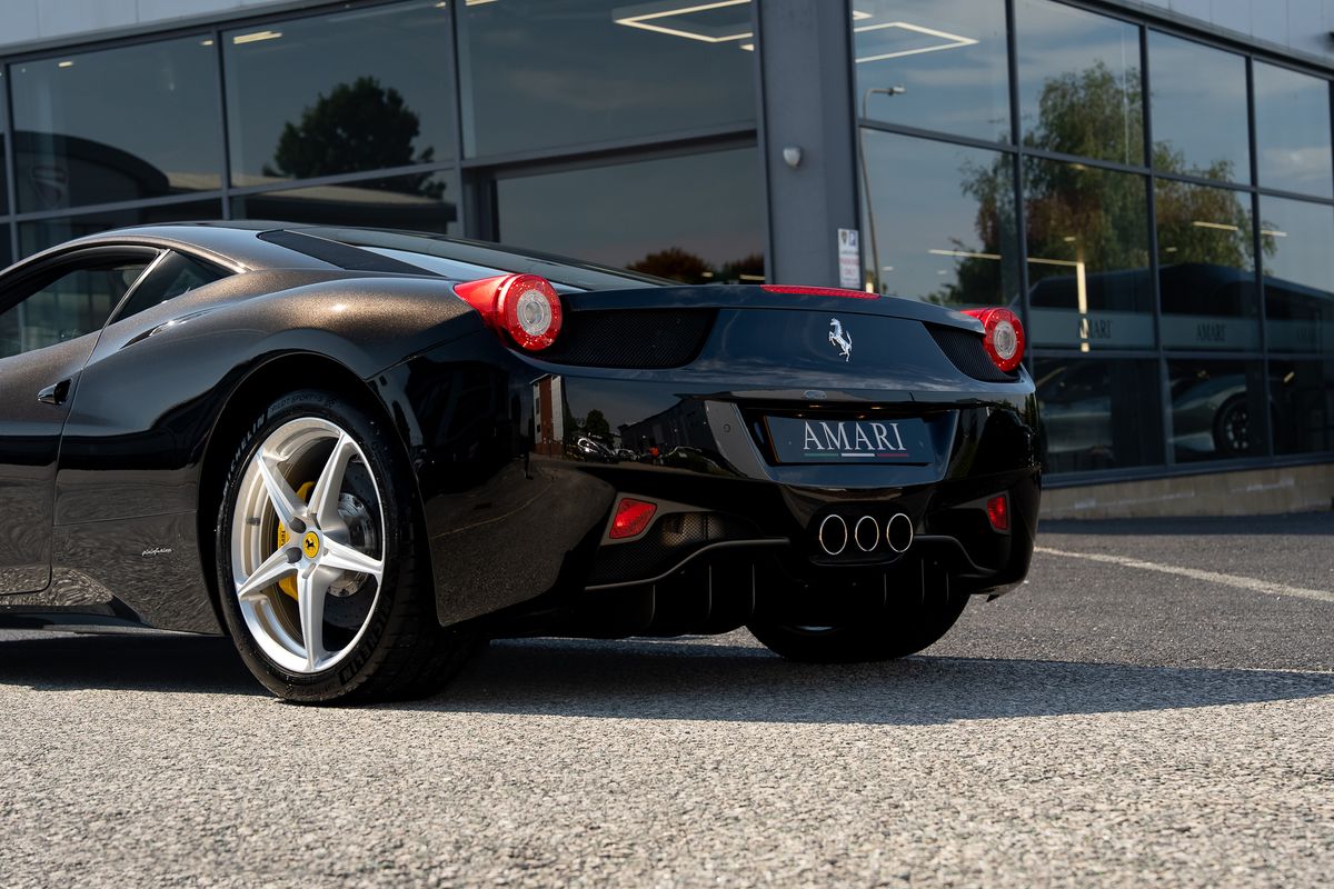 FERRARI 458 ITALIA COUPE V8