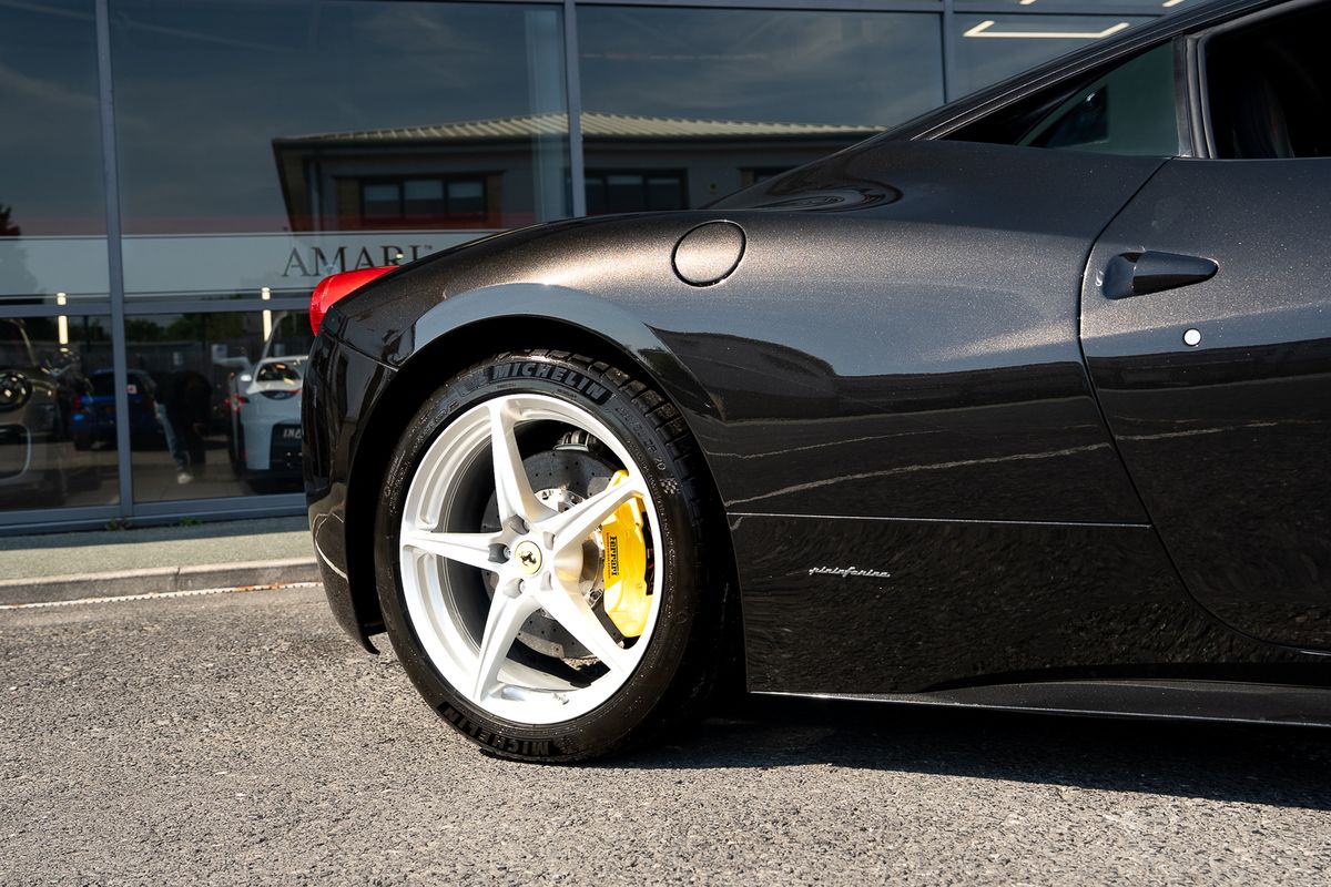 FERRARI 458 ITALIA COUPE V8