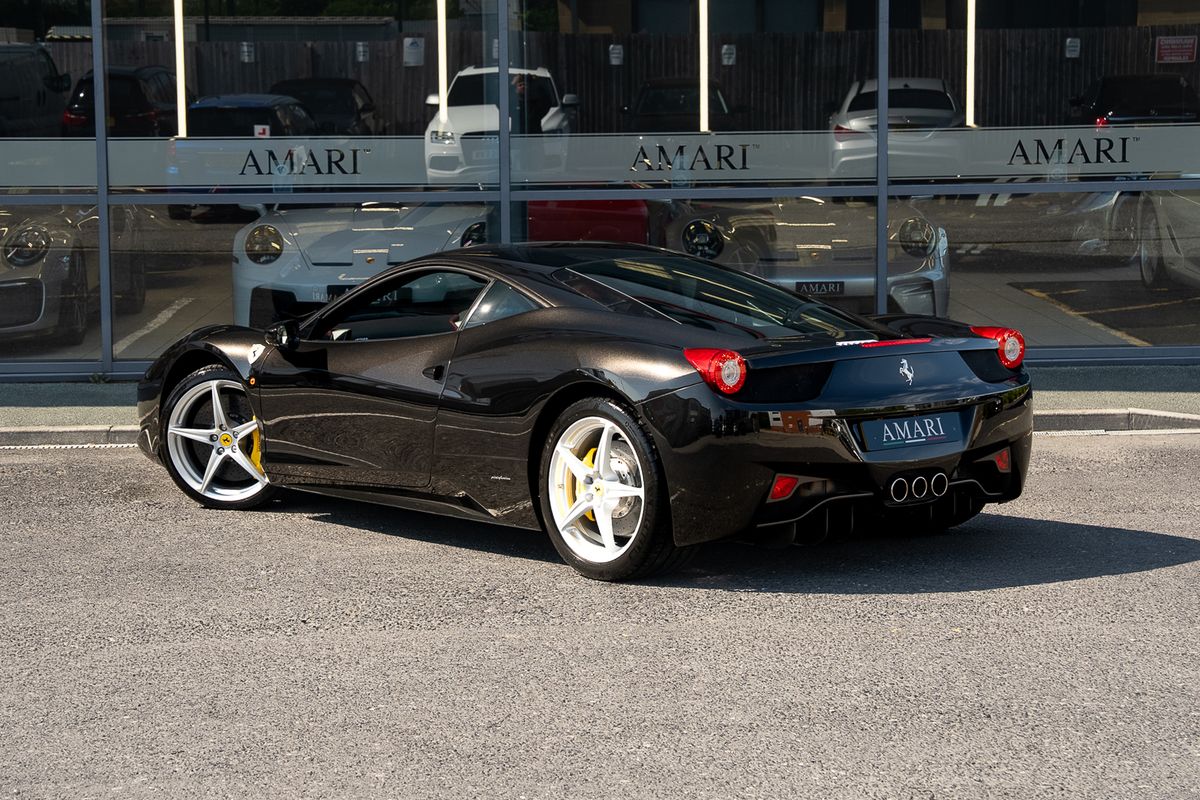 FERRARI 458 ITALIA COUPE V8