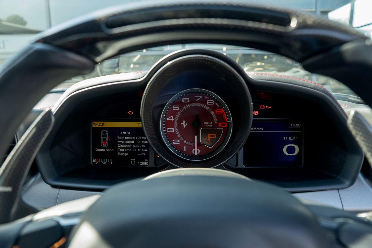 FERRARI 458 ITALIA COUPE V8