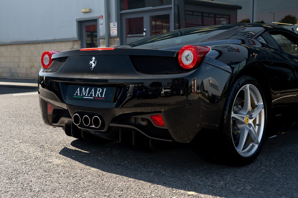 FERRARI 458 ITALIA COUPE V8