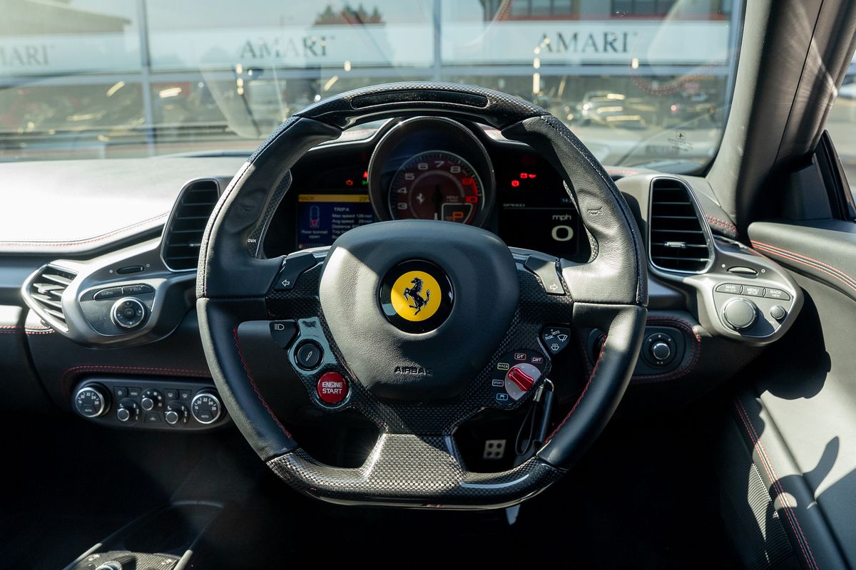 FERRARI 458 ITALIA COUPE V8