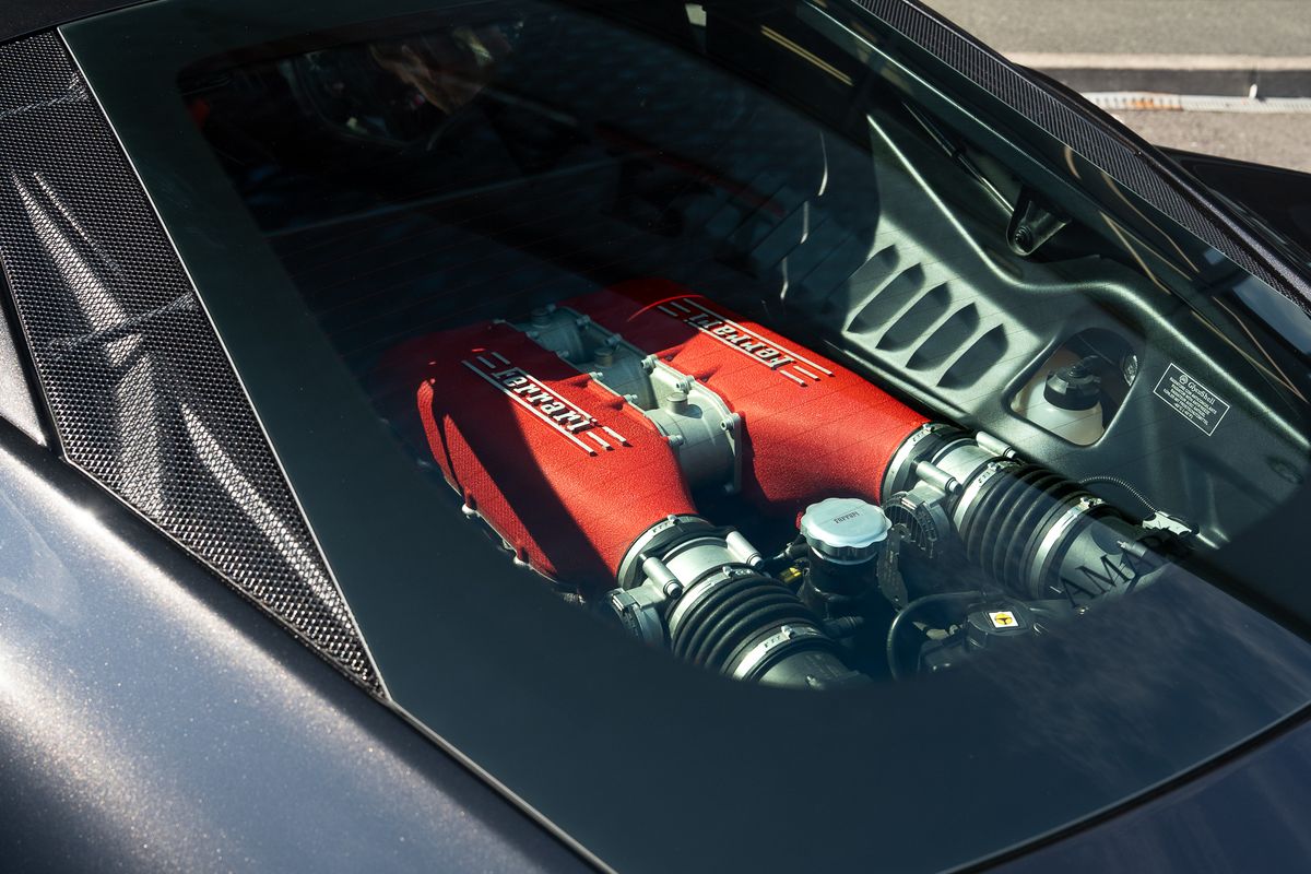 FERRARI 458 ITALIA COUPE V8