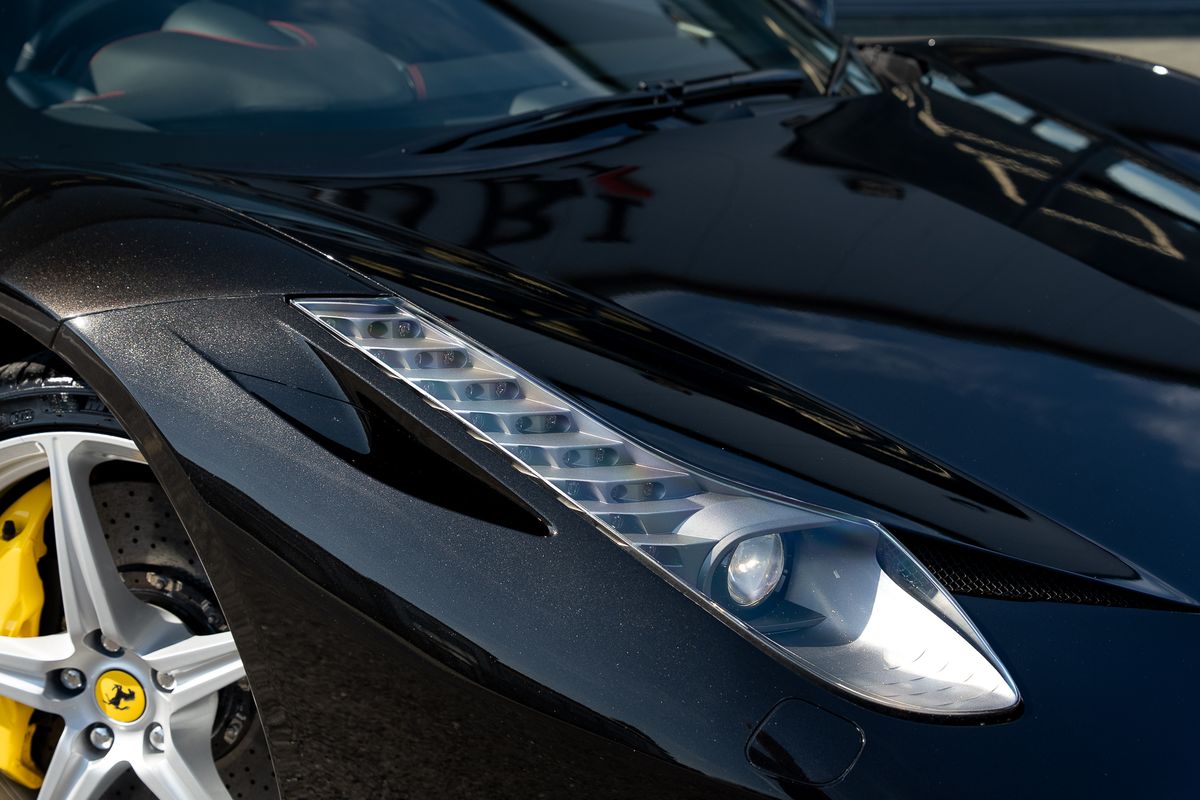 FERRARI 458 ITALIA COUPE V8
