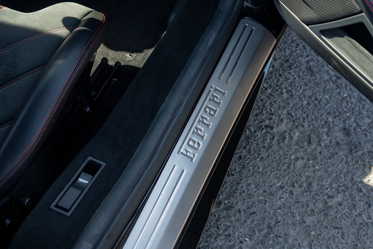 FERRARI 458 ITALIA COUPE V8