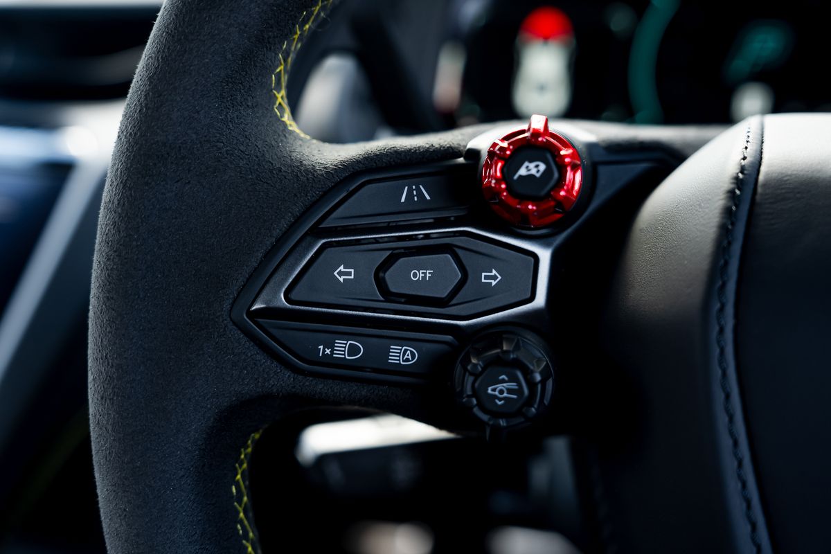 LAMBORGHINI REVUELTO PHEV S-A