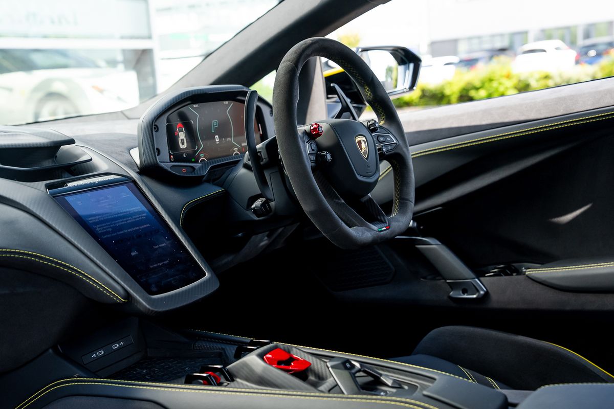 LAMBORGHINI REVUELTO PHEV S-A