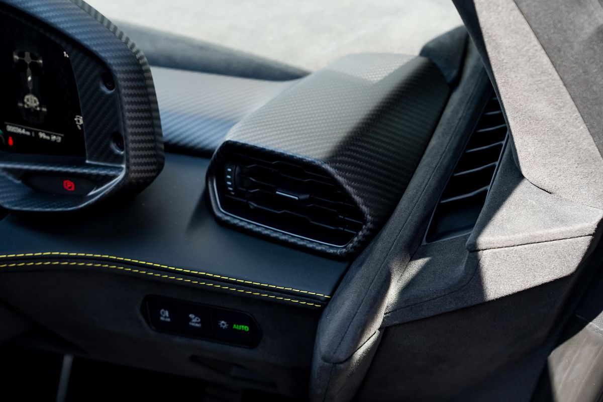 LAMBORGHINI REVUELTO PHEV S-A