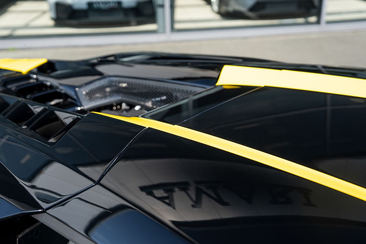 LAMBORGHINI REVUELTO PHEV S-A