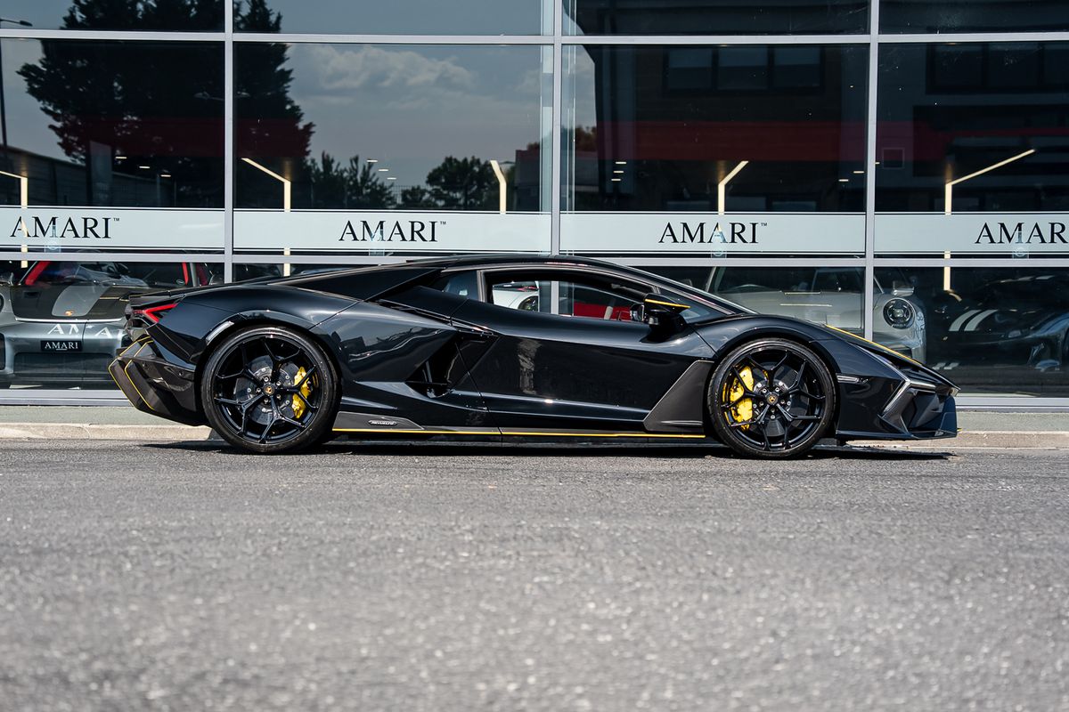 LAMBORGHINI REVUELTO PHEV S-A