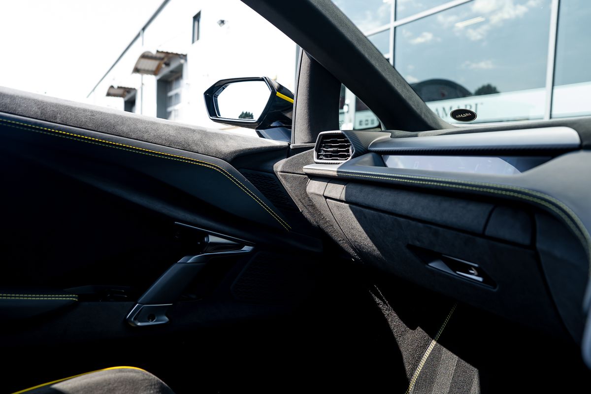 LAMBORGHINI REVUELTO PHEV S-A