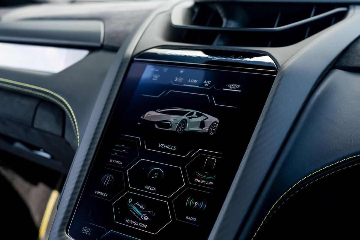 LAMBORGHINI REVUELTO PHEV S-A