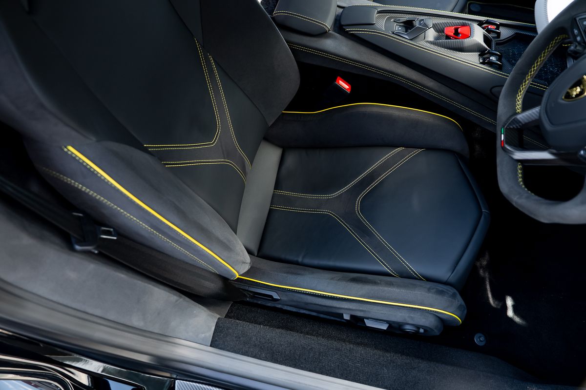 LAMBORGHINI REVUELTO PHEV S-A