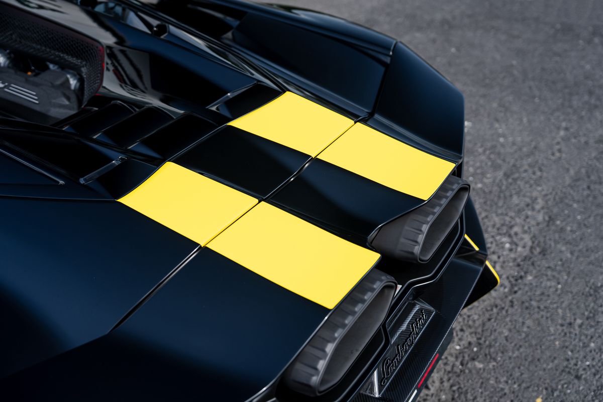 LAMBORGHINI REVUELTO PHEV S-A