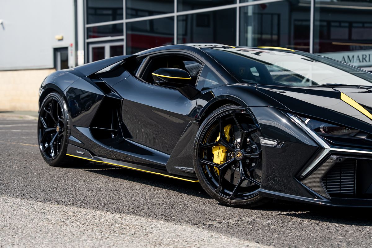 LAMBORGHINI REVUELTO PHEV S-A