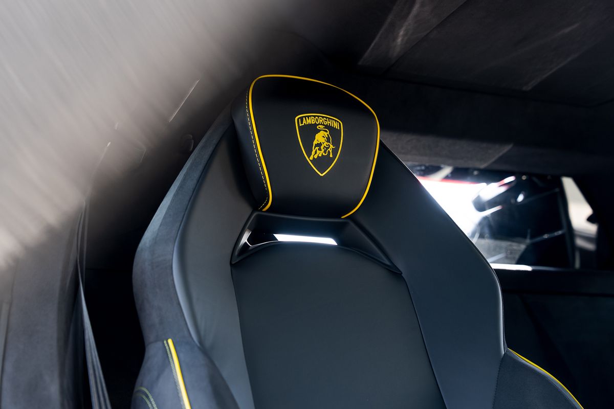 LAMBORGHINI REVUELTO PHEV S-A