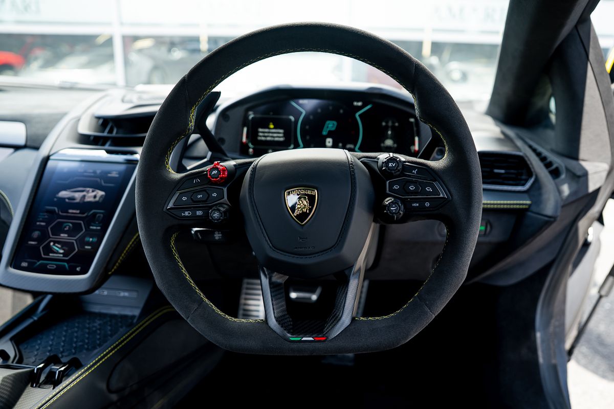 LAMBORGHINI REVUELTO PHEV S-A