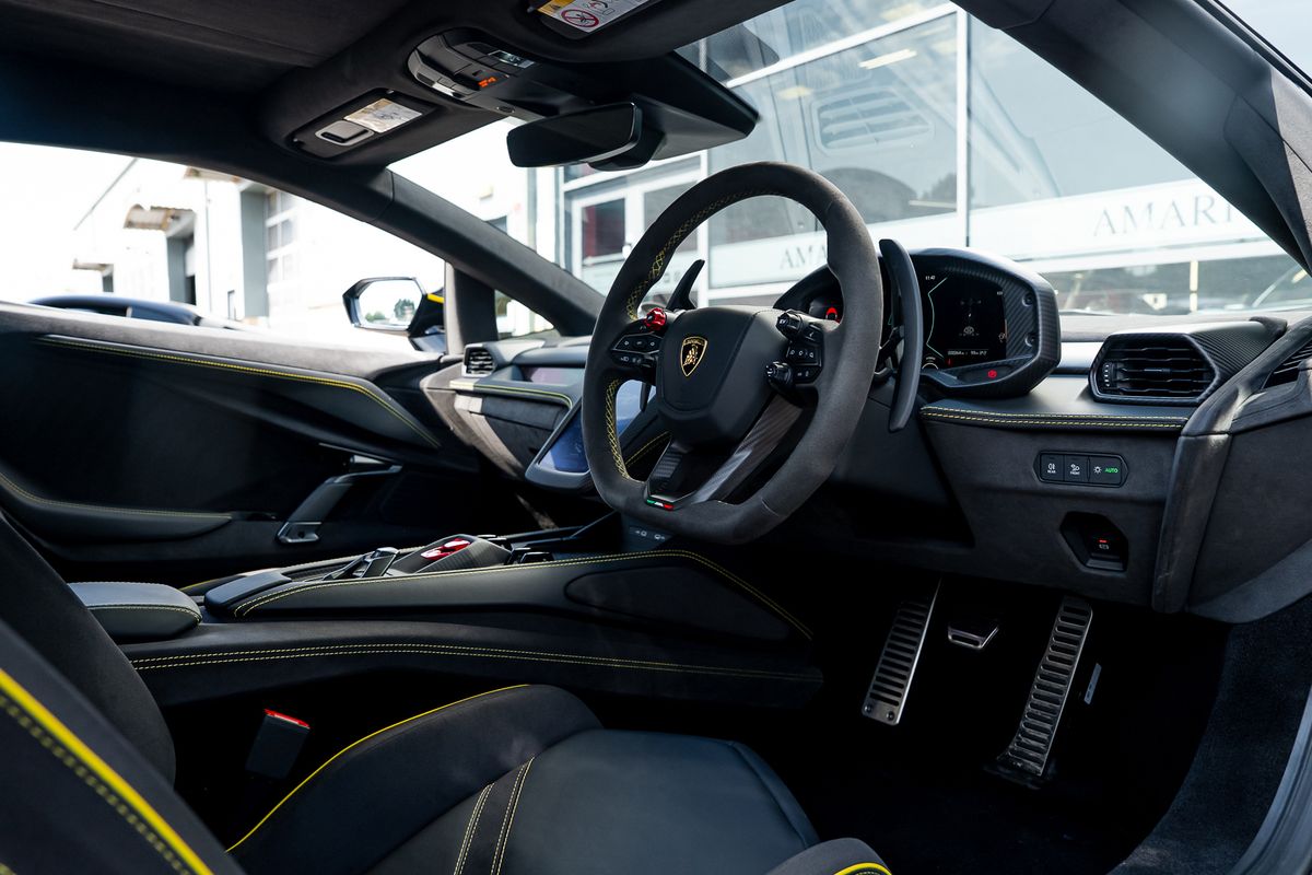LAMBORGHINI REVUELTO PHEV S-A