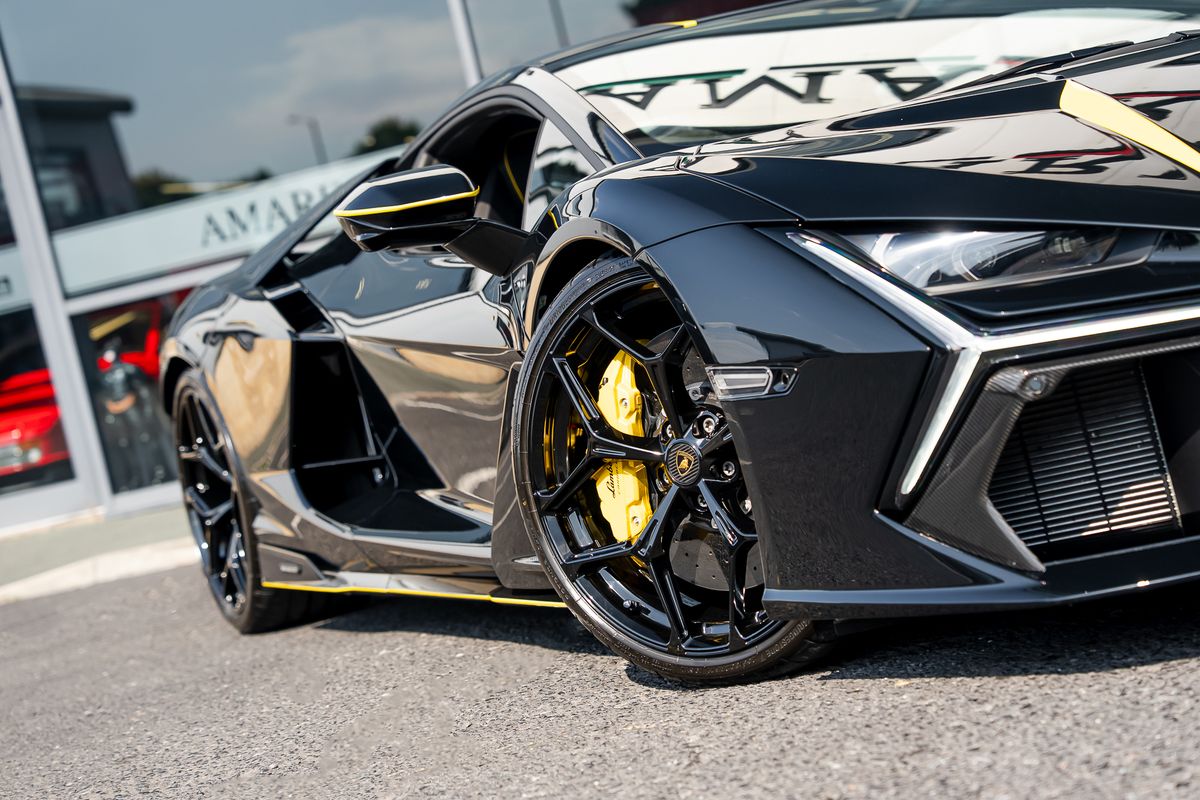 LAMBORGHINI REVUELTO PHEV S-A