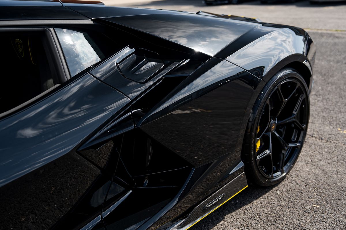 LAMBORGHINI REVUELTO PHEV S-A