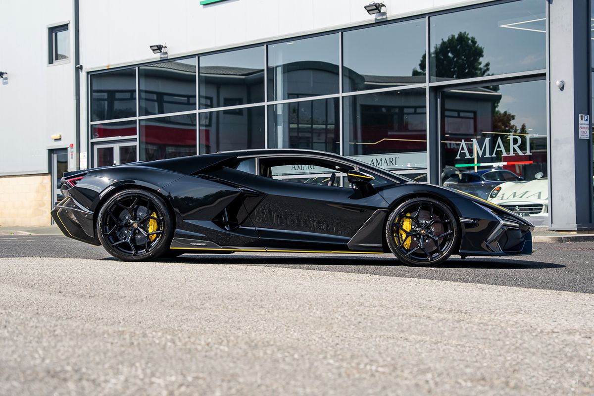 LAMBORGHINI REVUELTO PHEV S-A