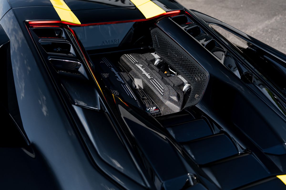 LAMBORGHINI REVUELTO PHEV S-A