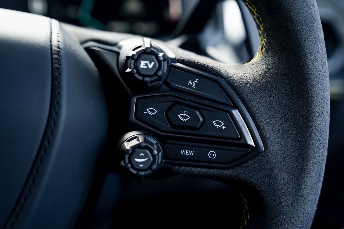 LAMBORGHINI REVUELTO PHEV S-A
