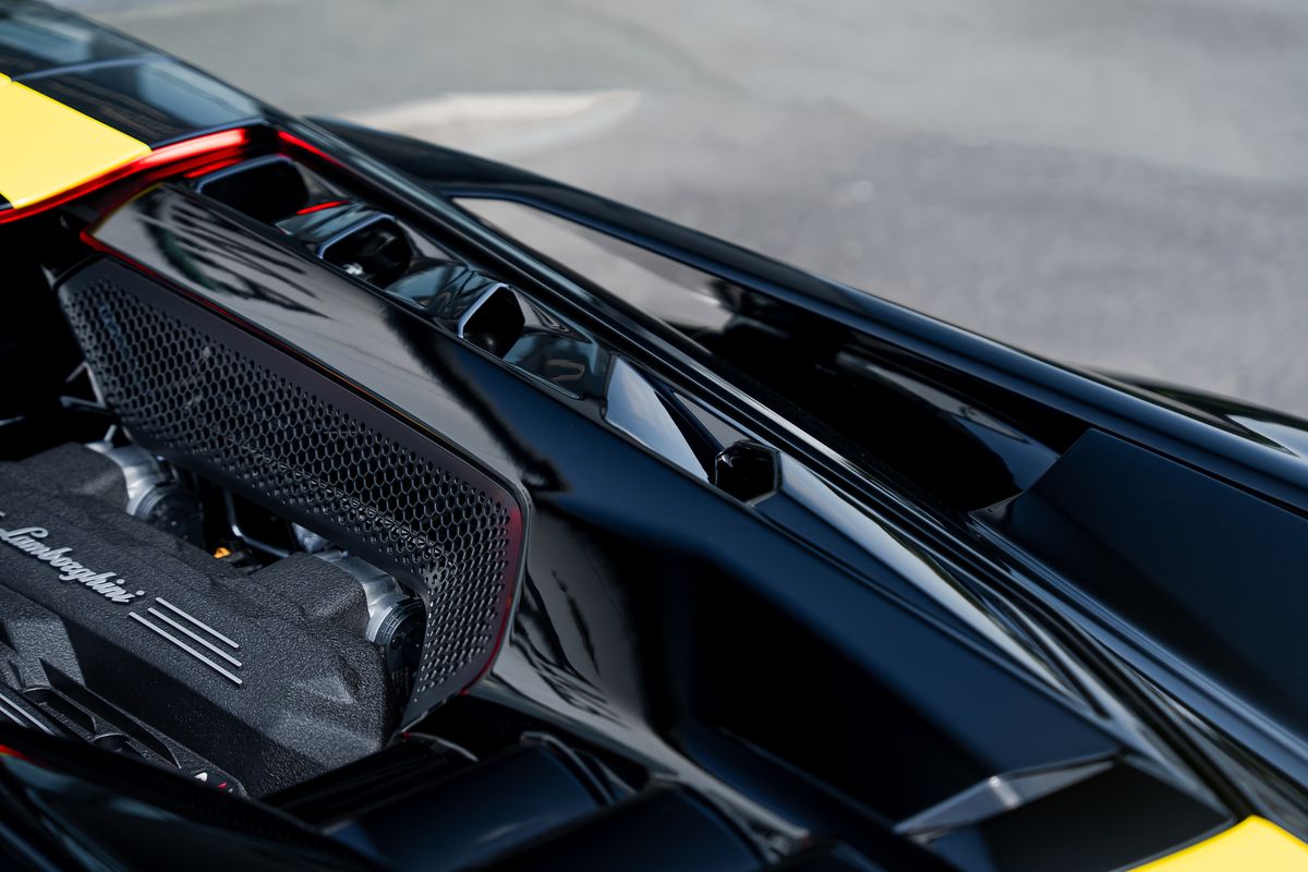 LAMBORGHINI REVUELTO PHEV S-A