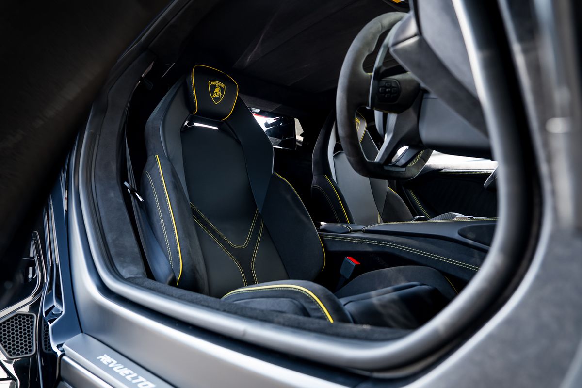 LAMBORGHINI REVUELTO PHEV S-A