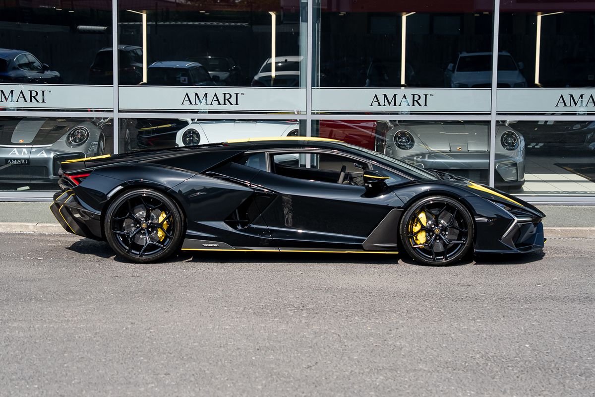 LAMBORGHINI REVUELTO PHEV S-A