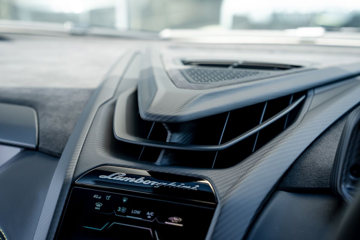 LAMBORGHINI REVUELTO PHEV S-A