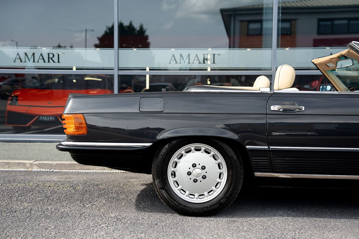 MERCEDES BENZ 500 SL (R107)