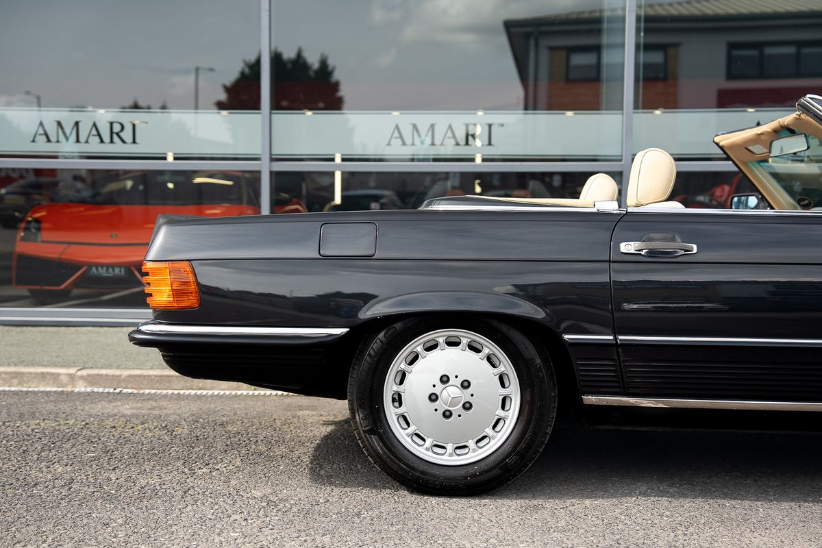 MERCEDES BENZ SL500 V8 R107