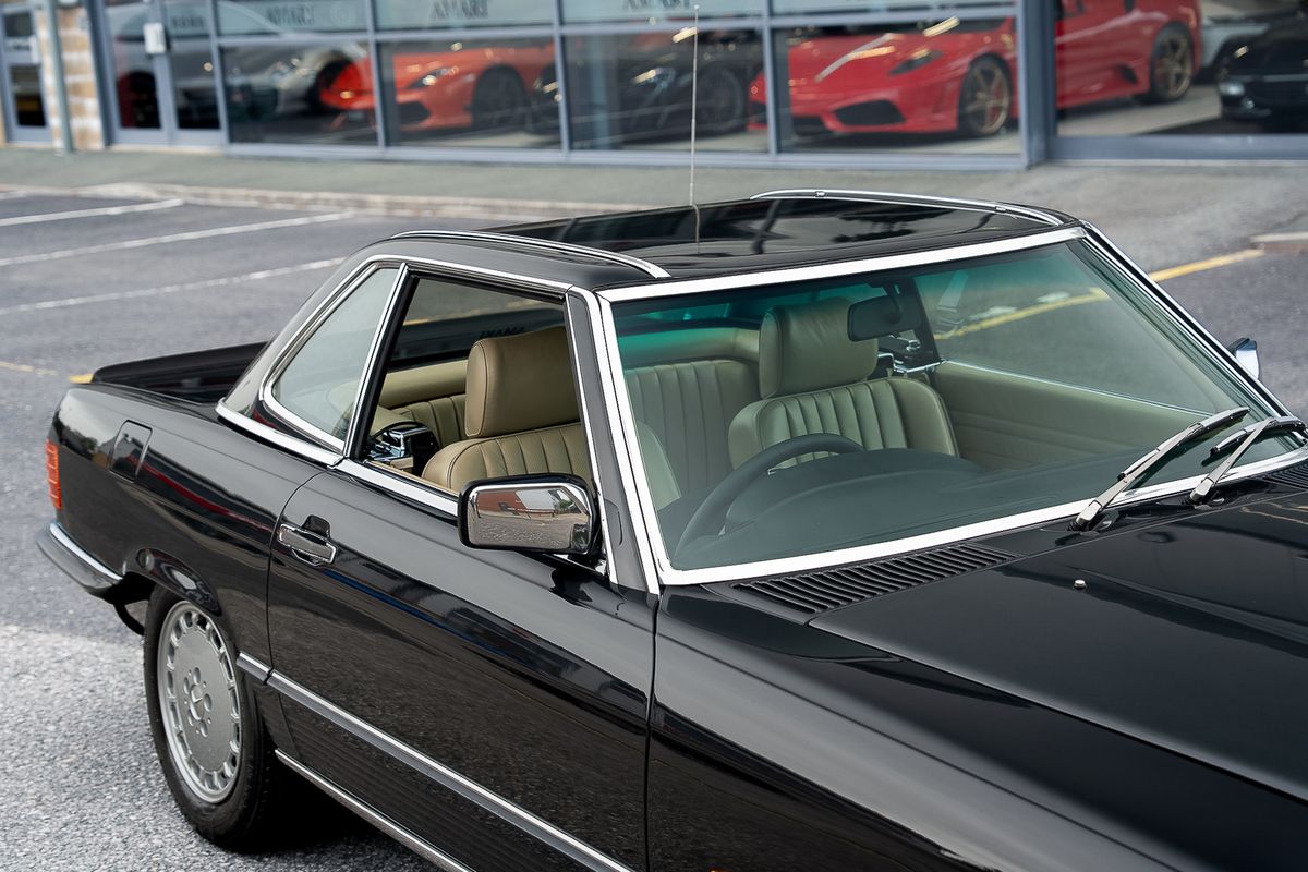 MERCEDES BENZ 500 SL (R107)