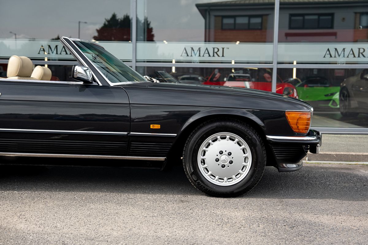 MERCEDES BENZ SL500 V8 R107