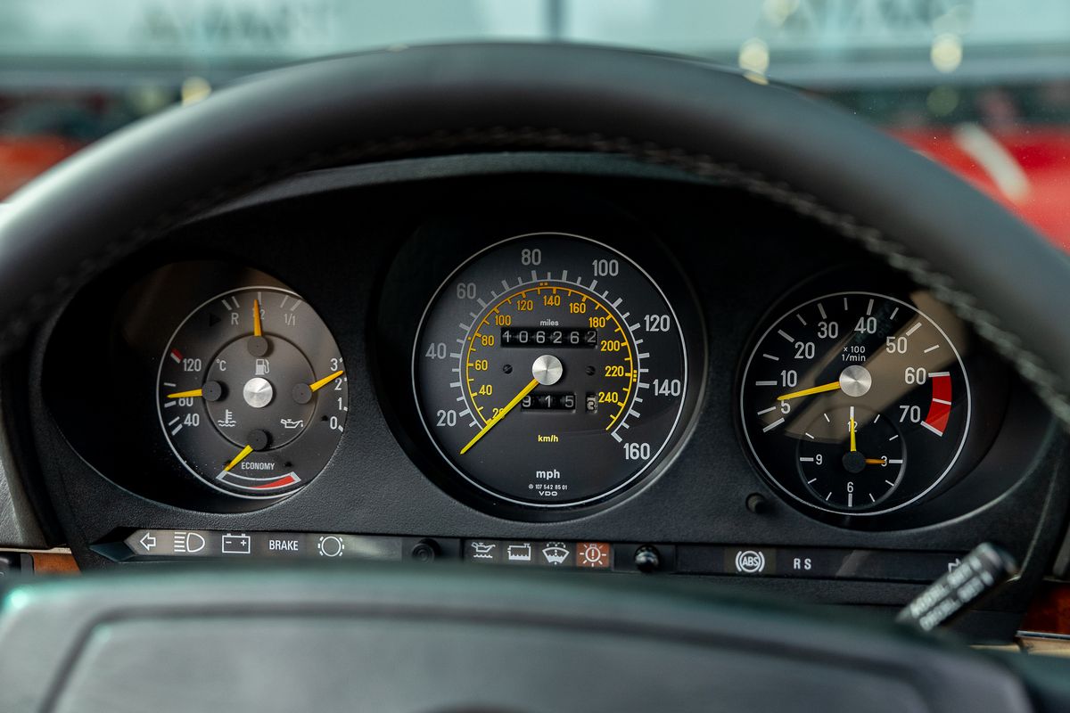 MERCEDES BENZ SL500 V8 R107