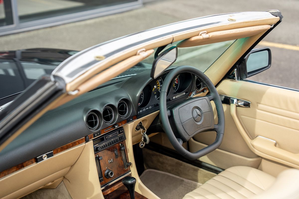 MERCEDES BENZ SL500 V8 R107