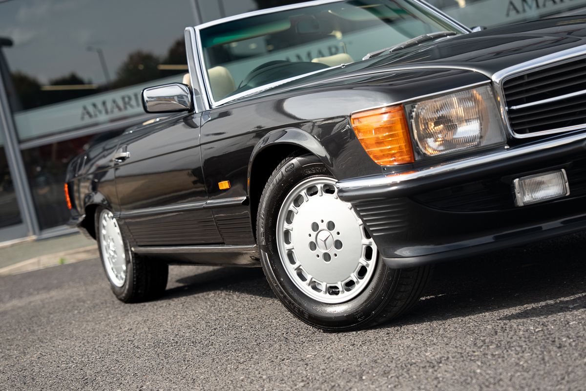 MERCEDES BENZ SL500 V8 R107