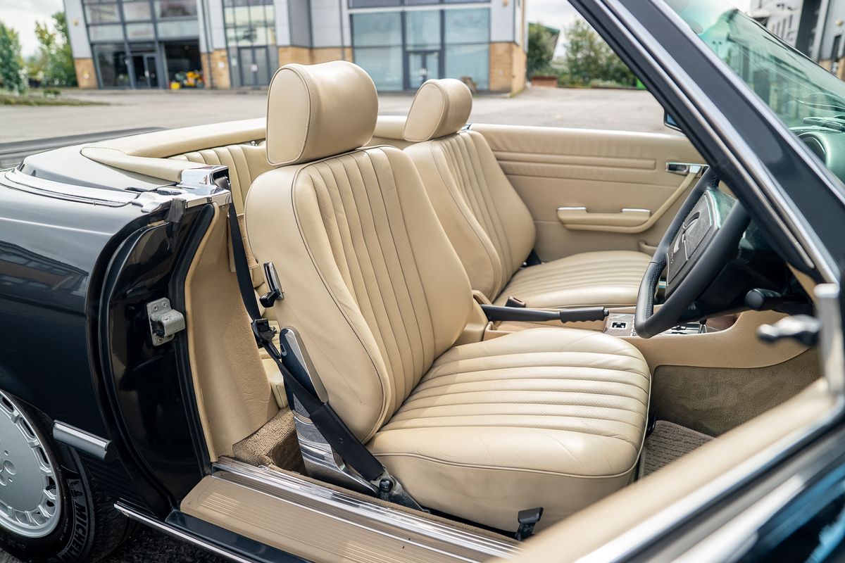 MERCEDES BENZ SL500 V8 R107