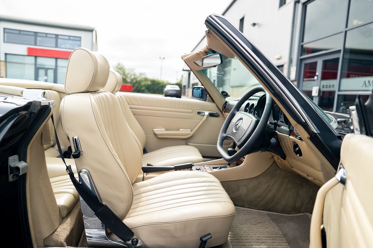 MERCEDES BENZ SL500 V8 R107