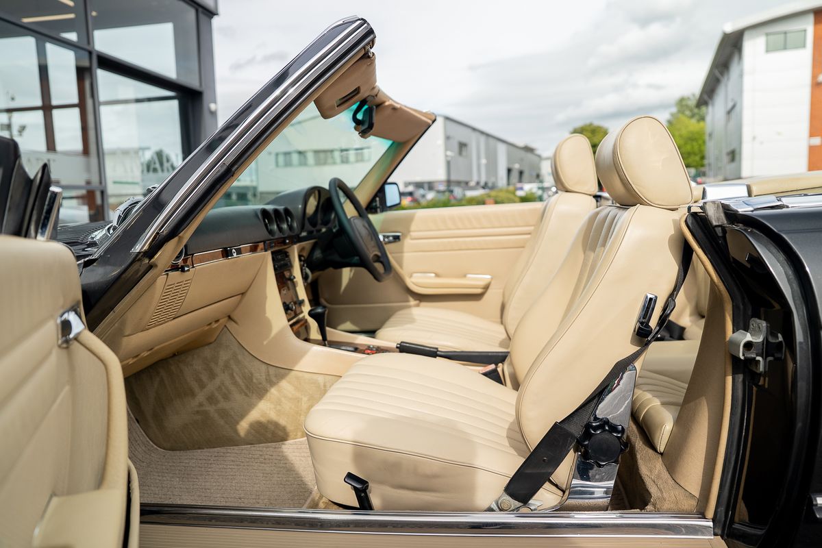 MERCEDES BENZ SL500 V8 R107
