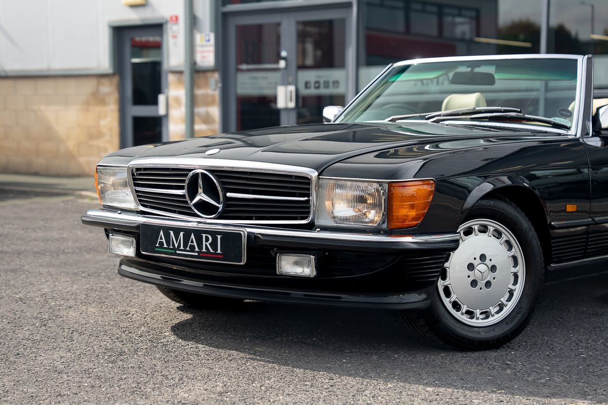 MERCEDES BENZ SL500 V8 R107