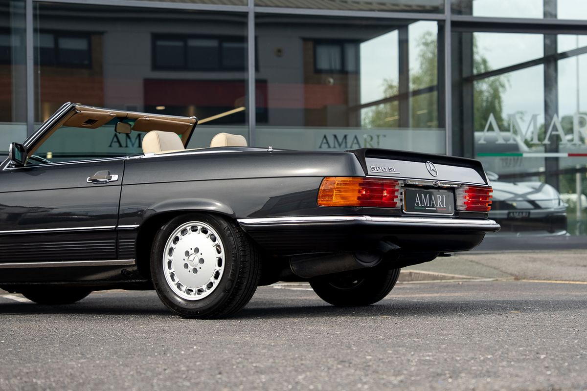 MERCEDES BENZ SL500 V8 R107